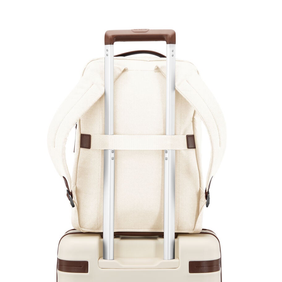 Virtuosa Backpack in the color Off White. image number 4